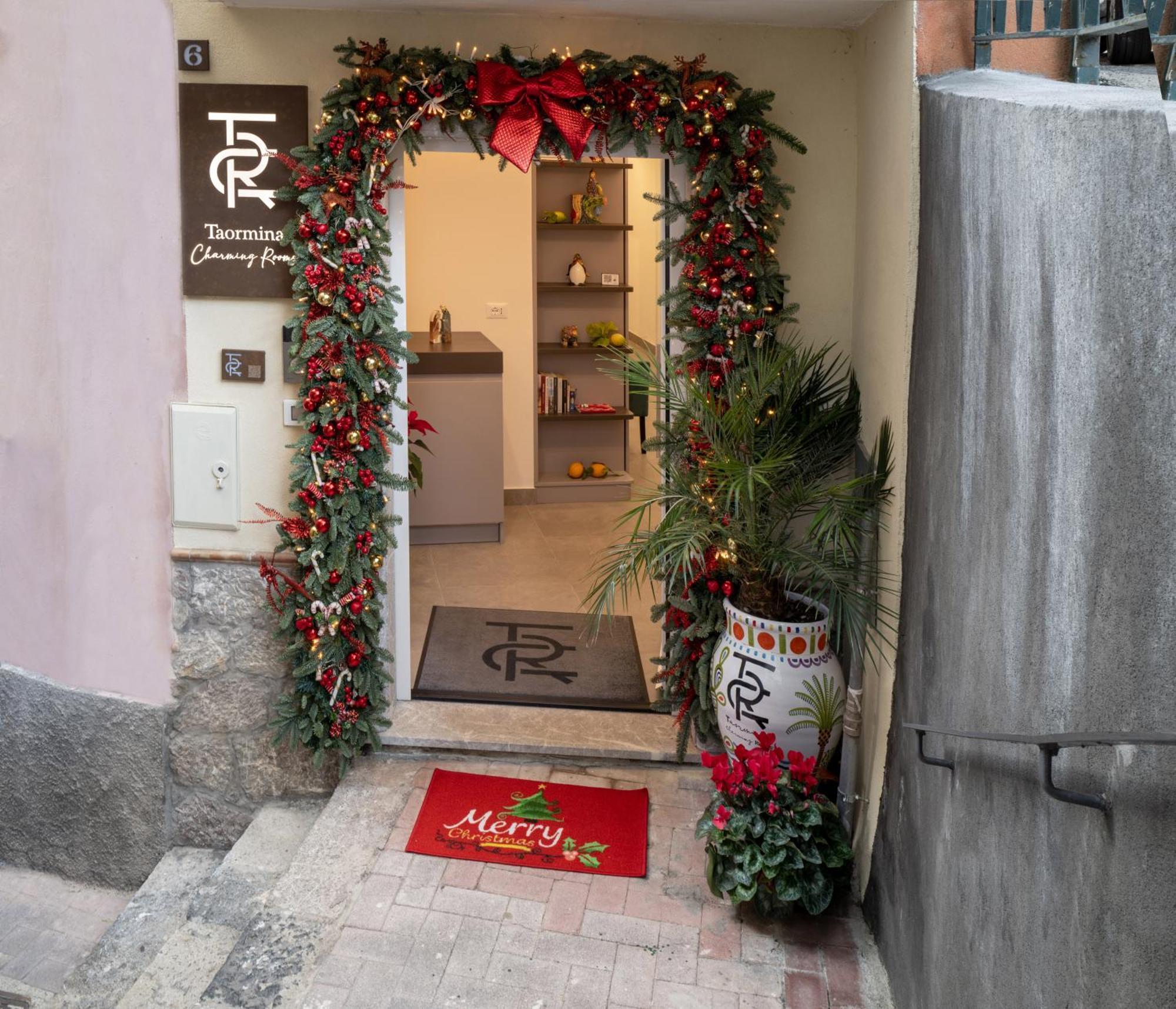 Taormina Charming Rooms Bagian luar foto