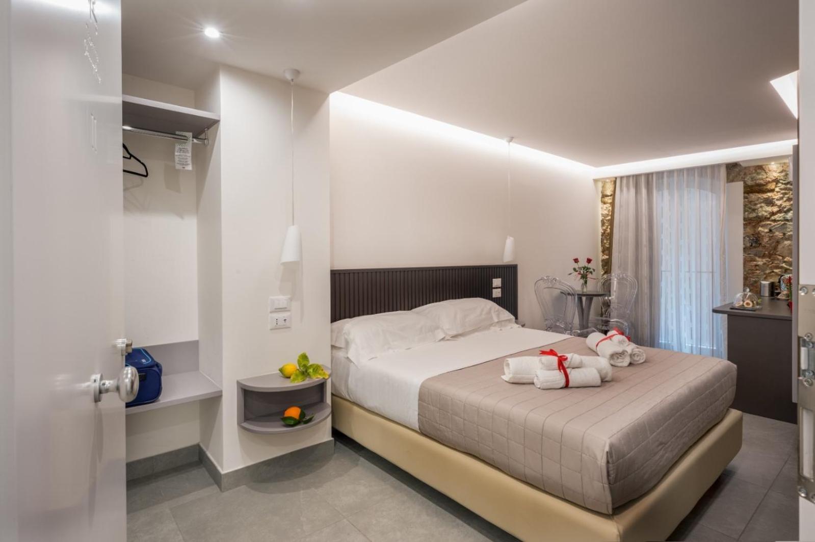 Taormina Charming Rooms Bagian luar foto
