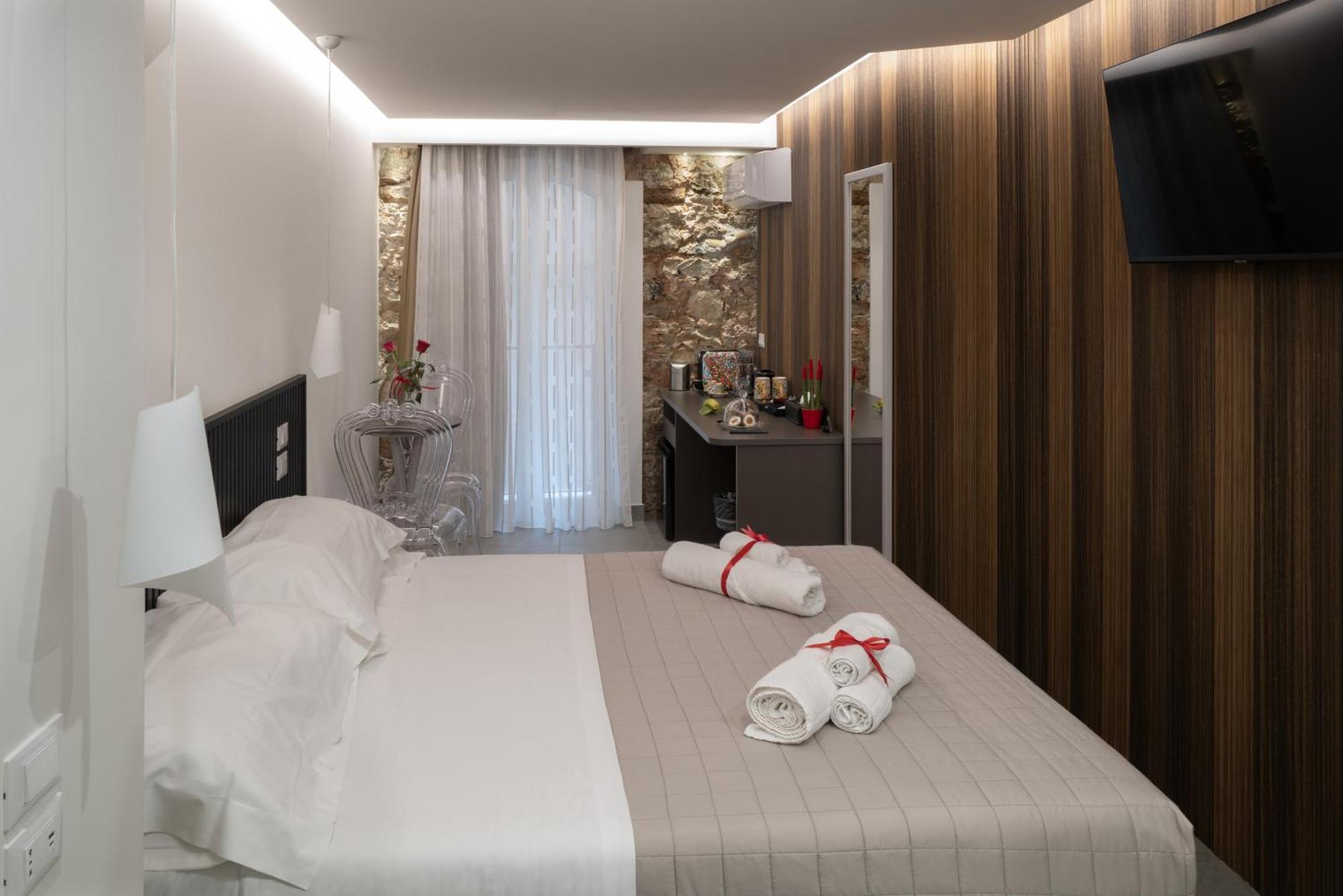Taormina Charming Rooms Bagian luar foto