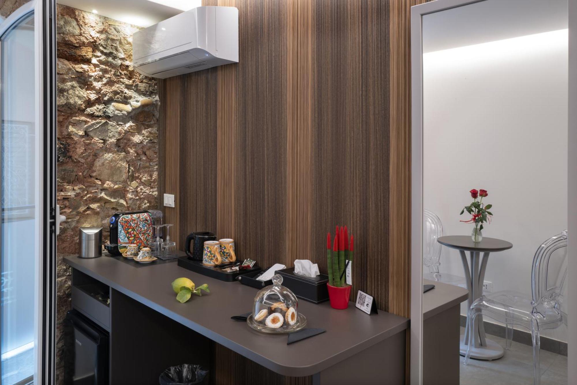 Taormina Charming Rooms Bagian luar foto